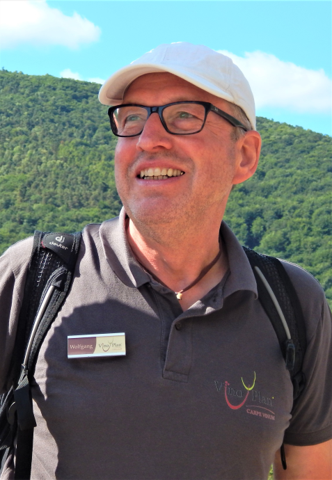 Portraitfoto von Wolfgang Dieckmann während einer Wanderung